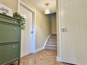 Entrance Hallway- click for photo gallery